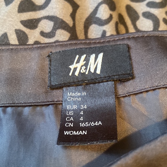 H&M grey skirt - Picture 2 of 2